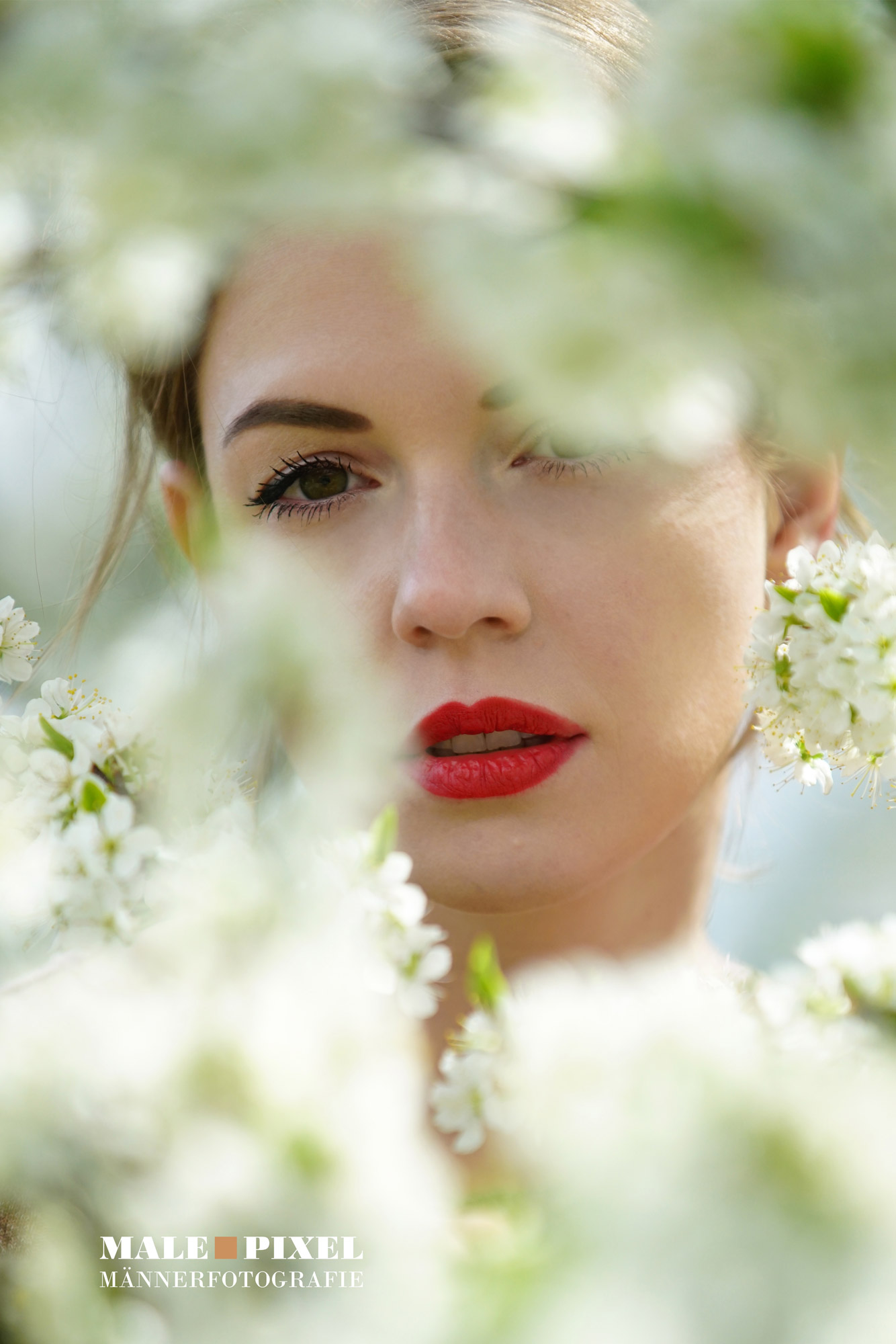 Natalia Schmalz, Fotografin hinter MALE PIXEL, bei verschiedenen Modelshootings – persönliche Einblicke in ihre Erfahrungen vor der Kamera.